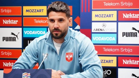 ŠTA SE OVO DEŠAVA? Ceo svet priča o potezu Mitrovića, pobesneo na trenera pa uradio nešto neočekivano (VIDEO) ŠTA SE OVO DEŠAVA? Ceo svet priča o potezu Mitrovića, pobesneo na trenera pa uradio nešto neočekivano (VIDEO)