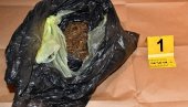 UHAPŠEN MUŠKARAC: Osumnjičen za trgovinu narkoticima na Zvezdari UHAPŠEN MUŠKARAC: Osumnjičen za trgovinu narkoticima na Zvezdari