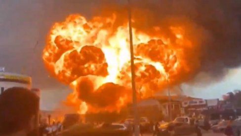 HOROR U RUSIJI: Strašna eksplozija na benzinskoj pumpi, čekaju se informacije o nastradalima (VIDEO) HOROR U RUSIJI: Strašna eksplozija na benzinskoj pumpi, čekaju se informacije o nastradalima (VIDEO)