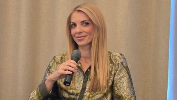 САМО РЕТКИ СЕ МОГУ ПОХВАЛИТИ ОВАКО ДУГОМ ТРАДИЦИЈОМ: Директорка маркетинга наше куће на панелу у оквиру Туристичког самита Србије (ФОТО) САМО РЕТКИ СЕ МОГУ ПОХВАЛИТИ ОВАКО ДУГОМ ТРАДИЦИЈОМ: Директорка маркетинга наше куће на панелу у оквиру Туристичког самита Србије (ФОТО)