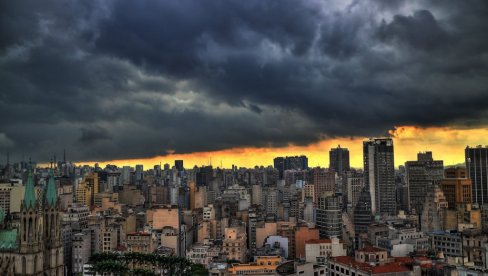 VIŠE OD 1,6 MILIONA LJUDI U U SAO PAULU U POTPUNOM MRAKU: Bez struje više od 16 sati nakon snažne oluje VIŠE OD 1,6 MILIONA LJUDI U U SAO PAULU U POTPUNOM MRAKU: Bez struje više od 16 sati nakon snažne oluje
