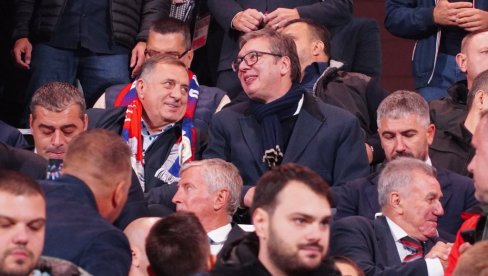 ALEKSANDAR VUČIĆ STIGAO NA STADION U LESKOVCU: Predsednik će prisustvovati utakmici Srbija - Švajcarska ALEKSANDAR VUČIĆ STIGAO NA STADION U LESKOVCU: Predsednik će prisustvovati utakmici Srbija - Švajcarska