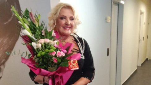 BILO JE STRESNO I LEPO: Snežana Đurišić zablistala na jubileju povodom 55 godina karijere (FOTO/VIDEO) BILO JE STRESNO I LEPO: Snežana Đurišić zablistala na jubileju povodom 55 godina karijere (FOTO/VIDEO)