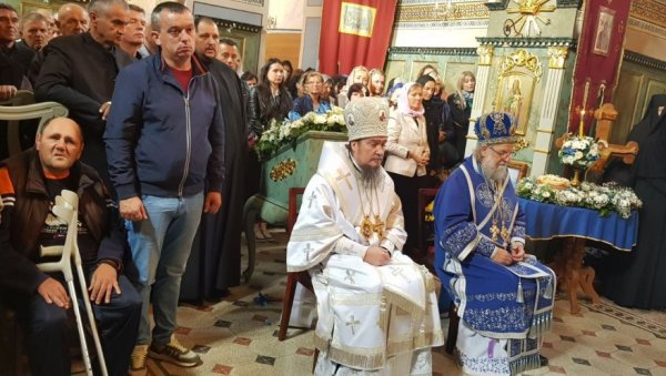ФРУШКОГОРСКА СВЕТИЊА ПРОСЛАВИЛА СЛАВУ: Мала Ремета - богомоља велика старија од осам векова ФРУШКОГОРСКА СВЕТИЊА ПРОСЛАВИЛА СЛАВУ: Мала Ремета - богомоља велика старија од осам векова