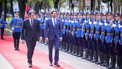 ZAHVALNOST NA SNAŽNOJ PODRŠCI SLOVAČKE NAŠOJ ZEMLJI: Sastanak ministara odbrane Srbije i Slovačke ZAHVALNOST NA SNAŽNOJ PODRŠCI SLOVAČKE NAŠOJ ZEMLJI: Sastanak ministara odbrane Srbije i Slovačke