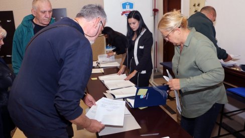 SUBVENCIJE ZA ČISTU ENERGIJU U SMEDEREVU: Ugovore potpisalo 85 građana SUBVENCIJE ZA ČISTU ENERGIJU U SMEDEREVU: Ugovore potpisalo 85 građana
