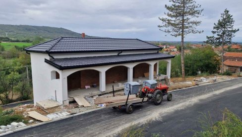 ZAVRŠENA KAPELA: Radovi na groblju u Orašju ZAVRŠENA KAPELA: Radovi na groblju u Orašju