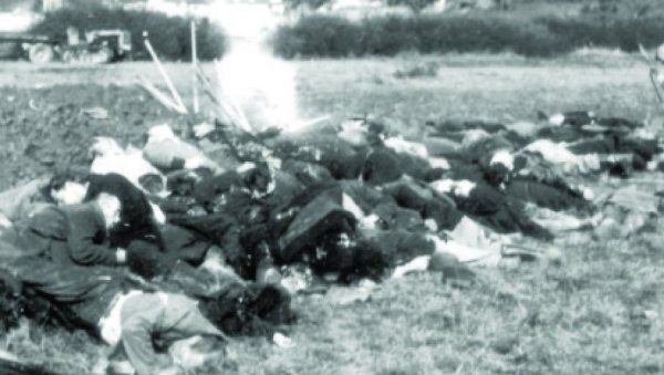 КРАЉЕВО ПАМТИ И НЕ ОПРАШТА: Србија не сме да заборави зверске злочине војника немачког Вермахта почињене крвавог октобра 1941. КРАЉЕВО ПАМТИ И НЕ ОПРАШТА: Србија не сме да заборави зверске злочине војника немачког Вермахта почињене крвавог октобра 1941.