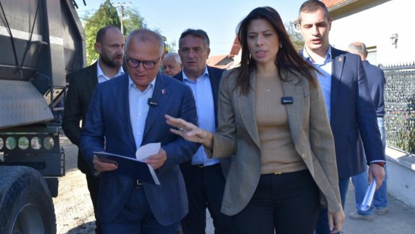 КАНАЛИЗАЦИОНА МРЕЖА И ИЗГРАДЊА ЗЕЛЕНЕ ИНФРАСТРУКТУРЕ ЈЕДАН ОД ПРИОРИТЕТА: Вујовићева и Весић у Свилајнцу обишли радове КАНАЛИЗАЦИОНА МРЕЖА И ИЗГРАДЊА ЗЕЛЕНЕ ИНФРАСТРУКТУРЕ ЈЕДАН ОД ПРИОРИТЕТА: Вујовићева и Весић у Свилајнцу обишли радове