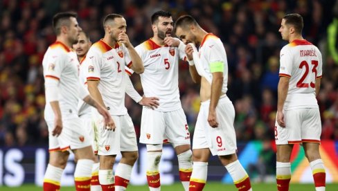 ŠTA SMO BOGU ZGREŠILI? Posle fudbalskog šamara, reprezentativci Crne Gore preživeli dramu u avionu iznad Podgorice ŠTA SMO BOGU ZGREŠILI? Posle fudbalskog šamara, reprezentativci Crne Gore preživeli dramu u avionu iznad Podgorice