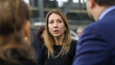 ZASTRAŠUJU JAVNOST I ŠIRE PANIKU: Ministarka Đedović Handanović upozorila na dezinformacije koje plasiraju opozicioni mediji (FOTO) ZASTRAŠUJU JAVNOST I ŠIRE PANIKU: Ministarka Đedović Handanović upozorila na dezinformacije koje plasiraju opozicioni mediji (FOTO)