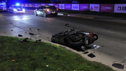 POVREĐEN MOTOCIKLISTA:Saobraćajni udes u Kraljevu (FOTO) POVREĐEN MOTOCIKLISTA:Saobraćajni udes u Kraljevu (FOTO)