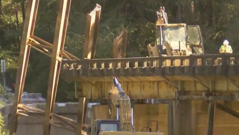 TRI OSOBE POGINULE, NEKOLIKO POVREĐENO: Srušio se most, oglasili se nadležni o velikoj nesreći TRI OSOBE POGINULE, NEKOLIKO POVREĐENO: Srušio se most, oglasili se nadležni o velikoj nesreći