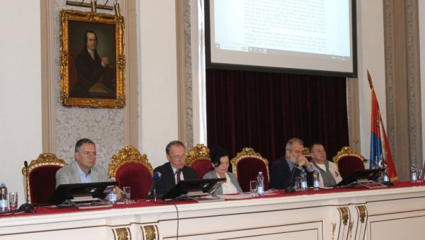 КОНСТИТУТИВНА СЕДНИЦА СЕНАТА УНИВЕРЗИТЕТА У БЕОГРАДУ: Приоритет финансирање високог школства КОНСТИТУТИВНА СЕДНИЦА СЕНАТА УНИВЕРЗИТЕТА У БЕОГРАДУ: Приоритет финансирање високог школства