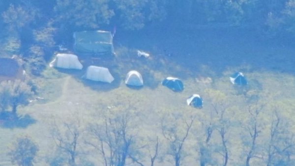 НА ИМАЊУ ПРОНАШЛИ ШПИЈУНСКУ ОПРЕМУ И ОПАСНЕ МАТЕРИЈЕ: Велика акција припадника БИА НА ИМАЊУ ПРОНАШЛИ ШПИЈУНСКУ ОПРЕМУ И ОПАСНЕ МАТЕРИЈЕ: Велика акција припадника БИА