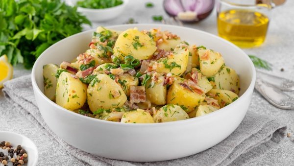БАНАТСКИ ЂУВЕЧ: Јело апсолутно фантастичног укуса БАНАТСКИ ЂУВЕЧ: Јело апсолутно фантастичног укуса