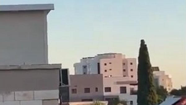 НАПАДНУТА РЕЗИДЕНЦИЈА НЕТАНЈАХУА: Јака експлозија у Цезареји (ВИДЕО) НАПАДНУТА РЕЗИДЕНЦИЈА НЕТАНЈАХУА: Јака експлозија у Цезареји (ВИДЕО)