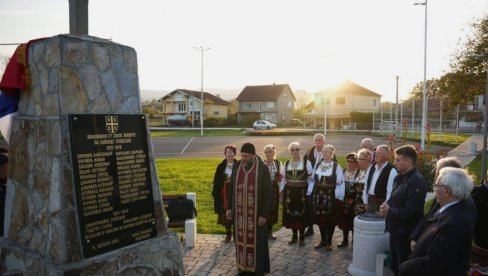SAČUVANO SEĆANJE: U Podunavcima kod Vrnjačke Banje otkrivena Spomen-česma SAČUVANO SEĆANJE: U Podunavcima kod Vrnjačke Banje otkrivena Spomen-česma