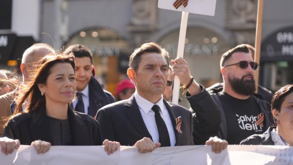ВУЛИН ПОСЛАО ЈАСНУ ПОРУКУ: Нећемо дозволити да се историја промени зато што је наше место у историји место победника ВУЛИН ПОСЛАО ЈАСНУ ПОРУКУ: Нећемо дозволити да се историја промени зато што је наше место у историји место победника