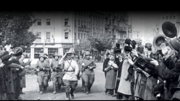 ЖИВОТ ЗА ЗНАМЕЊЕ СЛОБОДЕ: Подвиг и трагедија младог борца Миладина Петровића, који је у ноћи 19. октобра подигао заставу на “Албанију” ЖИВОТ ЗА ЗНАМЕЊЕ СЛОБОДЕ: Подвиг и трагедија младог борца Миладина Петровића, који је у ноћи 19. октобра подигао заставу на “Албанију”