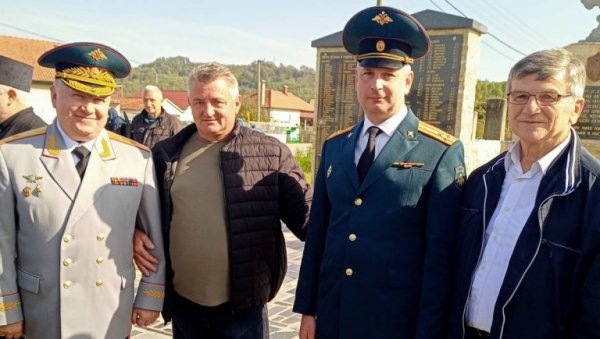 ЗА ТРИ САТА СУ СПАЛИЛИ СЕЛО, ИЗМАСАКРИРАЛИ ВИШЕ ОД ПОЛОВИНЕ МЕШТАНА: Обележен Дан страдања у Горњем Јадру, фашисти убили више од 450 људи ЗА ТРИ САТА СУ СПАЛИЛИ СЕЛО, ИЗМАСАКРИРАЛИ ВИШЕ ОД ПОЛОВИНЕ МЕШТАНА: Обележен Дан страдања у Горњем Јадру, фашисти убили више од 450 људи