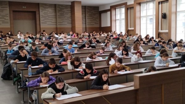 ТАЛЕНТИ УЧЕ О СВОМ ТРОШКУ: Регионални центар за надарену децу, упркос тешкоћама, ради пуном паром ТАЛЕНТИ УЧЕ О СВОМ ТРОШКУ: Регионални центар за надарену децу, упркос тешкоћама, ради пуном паром