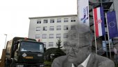 УДАРНА ВЕСТ У ХРВАТСКОЈ Погинуо директор КБЦ Загреб - кобан пад у болници, колеге нису успеле да га реанимирају УДАРНА ВЕСТ У ХРВАТСКОЈ Погинуо директор КБЦ Загреб - кобан пад у болници, колеге нису успеле да га реанимирају