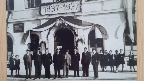 PRILOZI ZA NEZABORAV - VINAVEROV SAN O SLOBODI: Putevima slave i stradanja legendarnog bataljona 1.300 Kaplara 7. PRILOZI ZA NEZABORAV - VINAVEROV SAN O SLOBODI: Putevima slave i stradanja legendarnog bataljona 1.300 Kaplara 7.