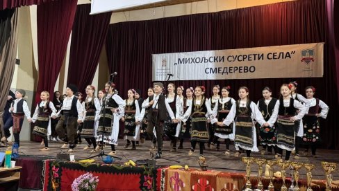 NAGRAĐENI NAJBOLJI ČUVARI TRADICIJE: U Smederevu završeni Miholjski susreti sela NAGRAĐENI NAJBOLJI ČUVARI TRADICIJE: U Smederevu završeni Miholjski susreti sela
