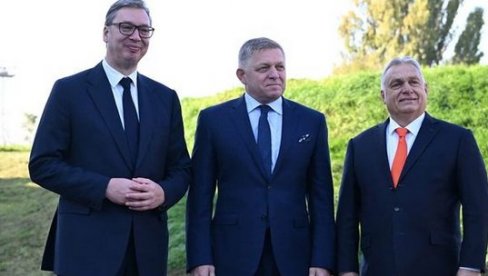 UVEK JE ZADOVOLJSTVO SRESTI SE SA DRAGIM PRIJATELJIMA: Vučić uoči Trilateralnog samita lidera UVEK JE ZADOVOLJSTVO SRESTI SE SA DRAGIM PRIJATELJIMA: Vučić uoči Trilateralnog samita lidera