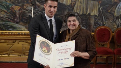 OKTOBARSKA NAGRADA ZA IRMU LANG: Sombor obeležio 80 godina od oslobođenja u Drugom svetskom ratu OKTOBARSKA NAGRADA ZA IRMU LANG: Sombor obeležio 80 godina od oslobođenja u Drugom svetskom ratu