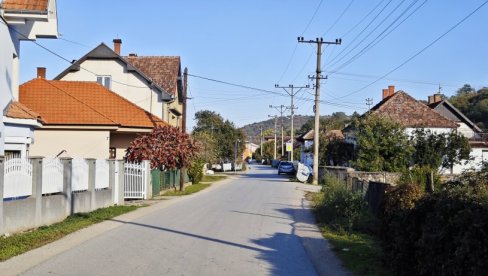 ZNATE LI KO SU MIRADŽIJE? Selo Vojska kod Svilajnca poznato po ovim zetovima - Imaju čak i Udruženje miradžija Crni gavran (FOTO) ZNATE LI KO SU MIRADŽIJE? Selo Vojska kod Svilajnca poznato po ovim zetovima - Imaju čak i Udruženje miradžija Crni gavran (FOTO)