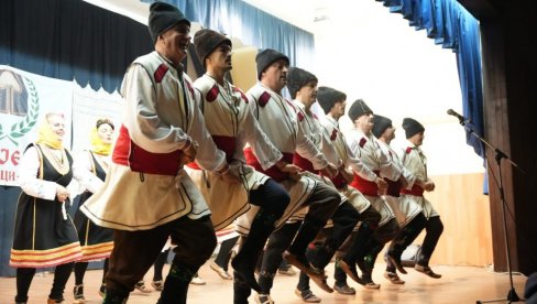 SUSRET VETERANA: Smotra folklora u Domu kulture u Podunavcima SUSRET VETERANA: Smotra folklora u Domu kulture u Podunavcima