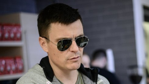 ВУК КОСТИЋ ОДБРУСИО: Таква ми сигурно неће рађати децу и ићи пред стару мајку ВУК КОСТИЋ ОДБРУСИО: Таква ми сигурно неће рађати децу и ићи пред стару мајку