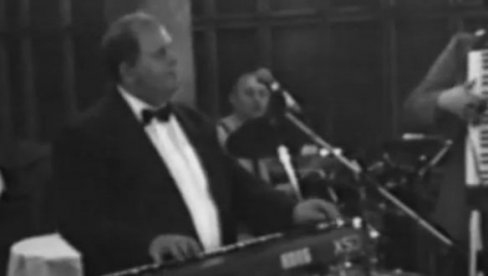 PREMINUO POZNATI MUZIČAR: Kolege u suzama - Napustio nas je naš dragi prijatelj, divan umetnik... (FOTO) PREMINUO POZNATI MUZIČAR: Kolege u suzama - Napustio nas je naš dragi prijatelj, divan umetnik... (FOTO)