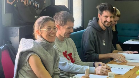 HAJDUCI U POZORIŠTU MLADIH: Nušićev roman prilagođen današnjim tinejdžerima (FOTO) HAJDUCI U POZORIŠTU MLADIH: Nušićev roman prilagođen današnjim tinejdžerima (FOTO)