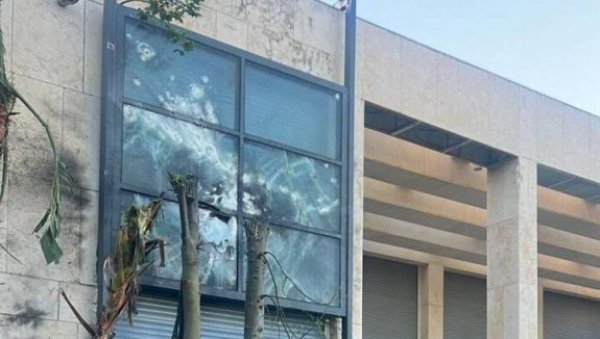 КАНАЛ 13 ТВРДИ: Израел разматра нови удар на Иран као одговор на напад на кућу Нетанјахуа КАНАЛ 13 ТВРДИ: Израел разматра нови удар на Иран као одговор на напад на кућу Нетанјахуа
