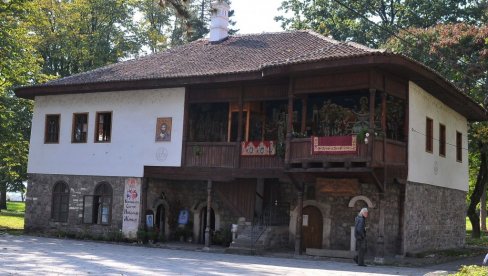 ОБЕЛЕЖЈА ТРАЈАЊА ЈЕДНЕ ВАРОШИ: Краљевчани славе јубилеје важних знаменитости и датума свог града ОБЕЛЕЖЈА ТРАЈАЊА ЈЕДНЕ ВАРОШИ: Краљевчани славе јубилеје важних знаменитости и датума свог града