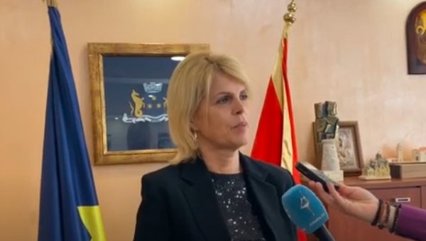 ЈАСНЕ ДОКИЋ НЕМА НА ЛИСТИ: Није била са Јовановићем ни на предаји ОИК-у ЈАСНЕ ДОКИЋ НЕМА НА ЛИСТИ: Није била са Јовановићем ни на предаји ОИК-у