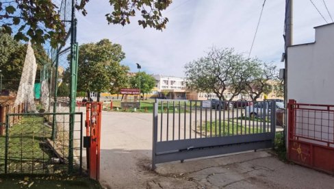 ZAŠTITITE ZAPOSLENE U OBRAZOVANJU: Dva dana posle napada na direktora niške osmoletke, oglasio se i kolektiv škole ZAŠTITITE ZAPOSLENE U OBRAZOVANJU: Dva dana posle napada na direktora niške osmoletke, oglasio se i kolektiv škole