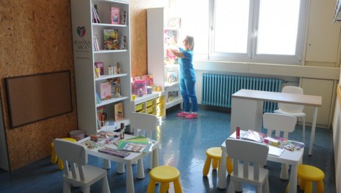 OPREMLJEN KUTAK ZA MALIŠANE: Donacija Odeljenjima pedijatrije i dečje hirurgije OB „Studenica“ OPREMLJEN KUTAK ZA MALIŠANE: Donacija Odeljenjima pedijatrije i dečje hirurgije OB „Studenica“