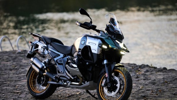 Стигао је BMW R 1300 GS Adventure – Најтраженији мотоцикл на свету! Стигао је BMW R 1300 GS Adventure – Најтраженији мотоцикл на свету!