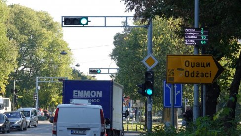 LAKŠE DO PARKING MESTA: U Somboru postavljeni parking senzori LAKŠE DO PARKING MESTA: U Somboru postavljeni parking senzori