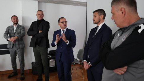 OBRT! Predrag Mijatović dovodi stranca za spas Partizana OBRT! Predrag Mijatović dovodi stranca za spas Partizana