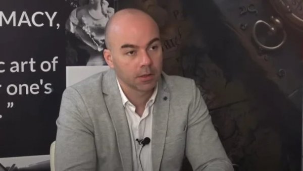КО СУ ПРАВИ САВЕЗНИЦИ ЉУБОМИРА СТЕФАНОВИЋА? Подршка од Поноша до Несторовића за Љубу Славију КО СУ ПРАВИ САВЕЗНИЦИ ЉУБОМИРА СТЕФАНОВИЋА? Подршка од Поноша до Несторовића за Љубу Славију