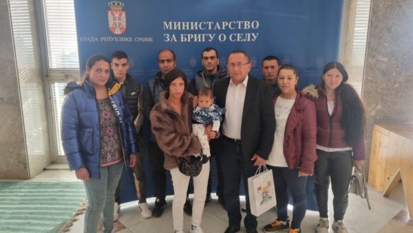 ЈОШ ШЕСТ КУЋА ЗА МЛАДЕ БРАЧНЕ ПАРОВЕ: У селима општине Бачка Паланка, за четири године купљене 172 куће ЈОШ ШЕСТ КУЋА ЗА МЛАДЕ БРАЧНЕ ПАРОВЕ: У селима општине Бачка Паланка, за четири године купљене 172 куће