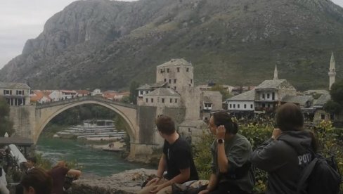 ЗАСТРАШУЈУЋИ СНИМАК: Ово је зид с којег је пао туриста из Србије и погинуо (ВИДЕО) ЗАСТРАШУЈУЋИ СНИМАК: Ово је зид с којег је пао туриста из Србије и погинуо (ВИДЕО)