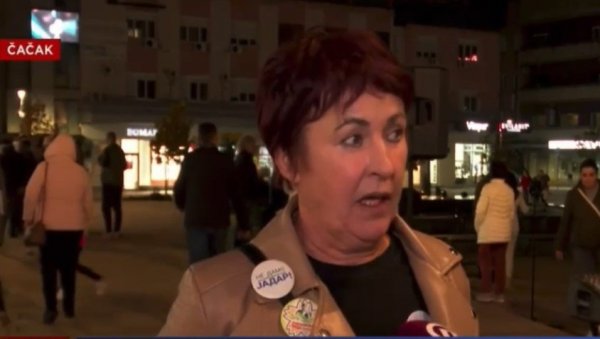 ПРОТЕСТИ НАЧИСТО ПУКЛИ! Опозиција и лажни еколози разочарани због дебакла у Чачку: Изгледа да нам баш и не иде (ВИДЕО) ПРОТЕСТИ НАЧИСТО ПУКЛИ! Опозиција и лажни еколози разочарани због дебакла у Чачку: Изгледа да нам баш и не иде (ВИДЕО)