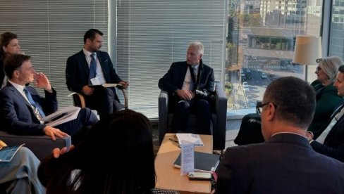 MINISTAR MALI IZ VAŠINGTONA: Srbija će uspeti da održi deficit ispod tri odsto i završi sve projekte do 2027. MINISTAR MALI IZ VAŠINGTONA: Srbija će uspeti da održi deficit ispod tri odsto i završi sve projekte do 2027.