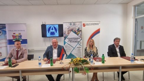 REGIONALNI INOVACIONI START-AP CENTAR: Četiri suosnivača potpisali ugovor o saradnji REGIONALNI INOVACIONI START-AP CENTAR: Četiri suosnivača potpisali ugovor o saradnji